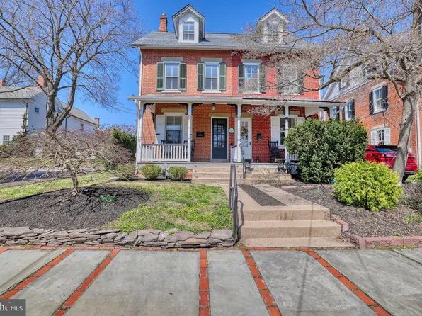 93 Center Ave, Newtown, PA 18940