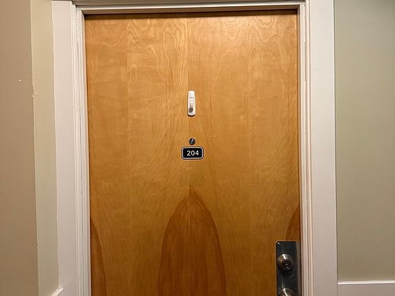 2nd image of 5400 S Harper Ave Unit 204
