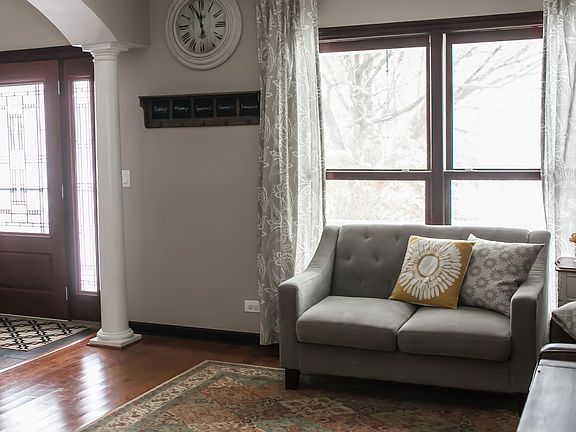 4th image of 233 Winddance Dr