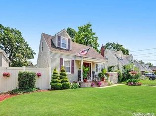 199 Pamlico Ave, Uniondale, NY 11553