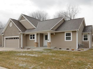 1062 Coral Springs Dr, Portage, MI 49002