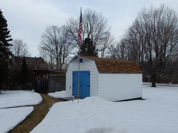 4th image of 648 Orchard Ln