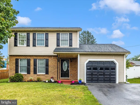 2220 Beverly Dr, Hagerstown, MD 21740