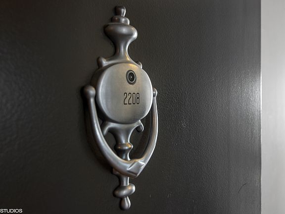 5th image of 2626 N Lakeview Ave APT 2208