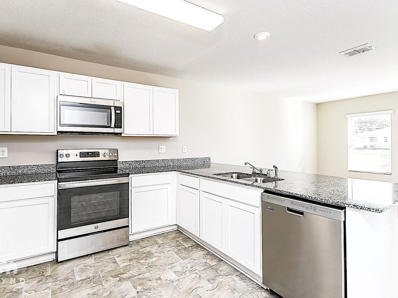 4 bed, 2.0 bath, 1449 sqft, $1,675 — Photo 4