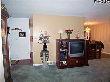 3rd image of 3785 Nottingham Ave