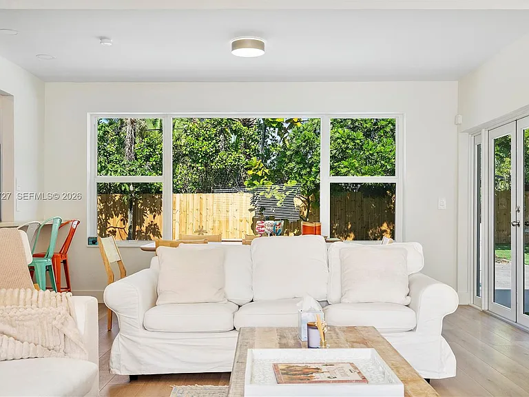 10801 Peachtree Dr — Photo 5
