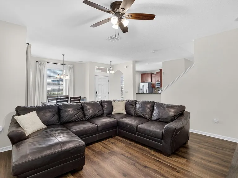 714 Ashentree Dr — Photo 11