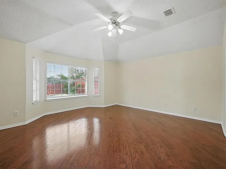 4416 Heath Ct — Photo 5