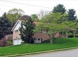 401 Penn View Dr, Millersville, PA 17551