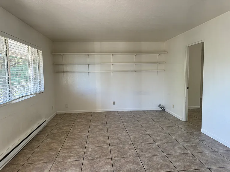 969 S Weed Blvd — Photo 9