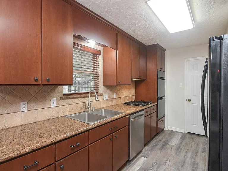 11915 N Hanworth Dr — Photo 10