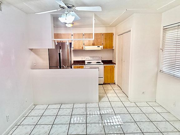 4th image of 4918 N Holt Ave