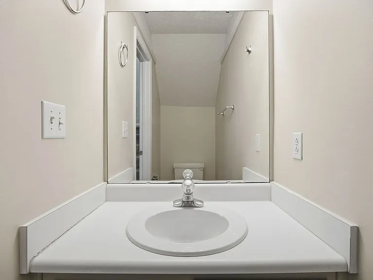 1601 Oakland Hills Way — Photo 7