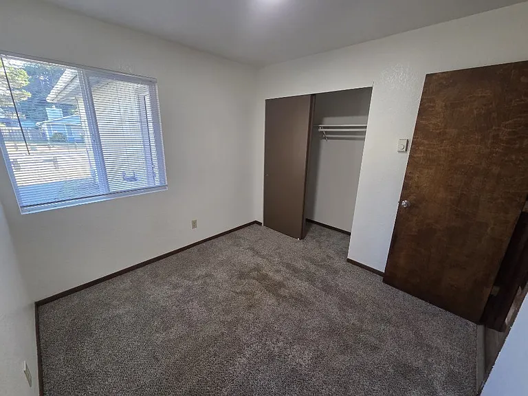 180 Breakwater Dr — Photo 9