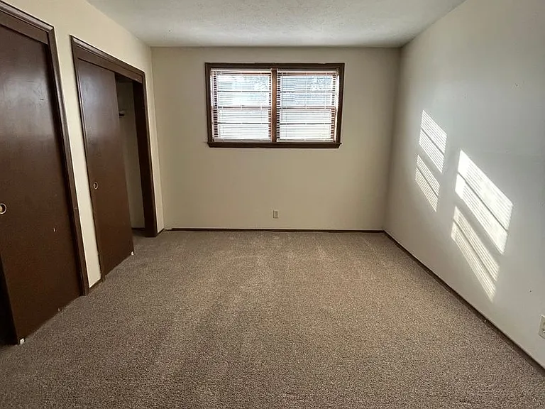 915 N 48th Ave — Photo 10