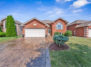 952 Banwell Rd, Windsor, ON N8P 1J2