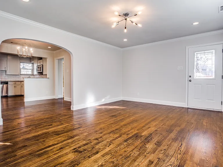 3147 Hedgerow Dr — Photo 9