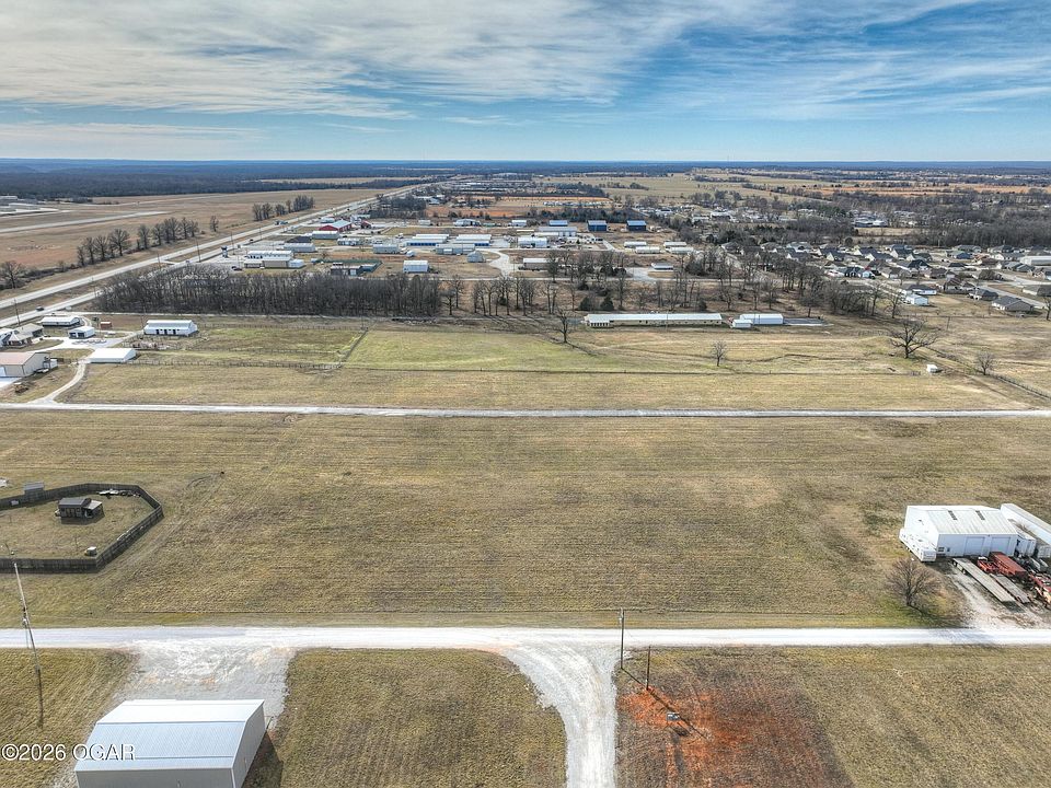 1st image of 69 & 1.47 Phillips Ln