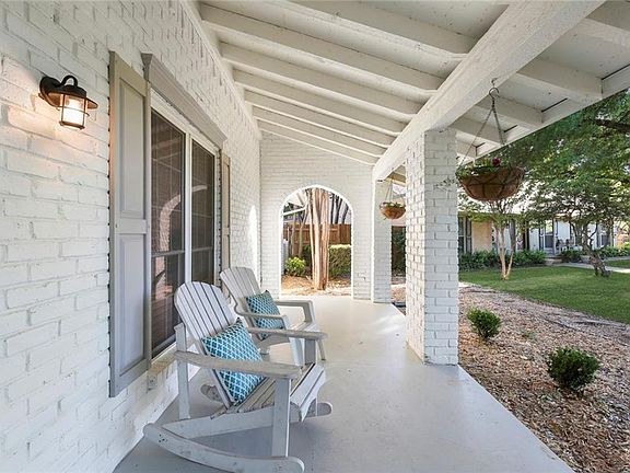 4th image of 1900 Glen Cove Cir