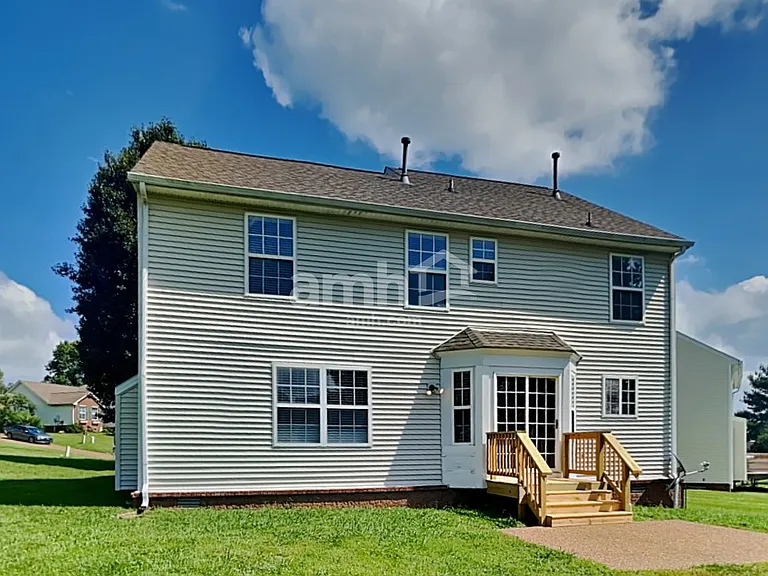 2315 Hayward Ln — Photo 19
