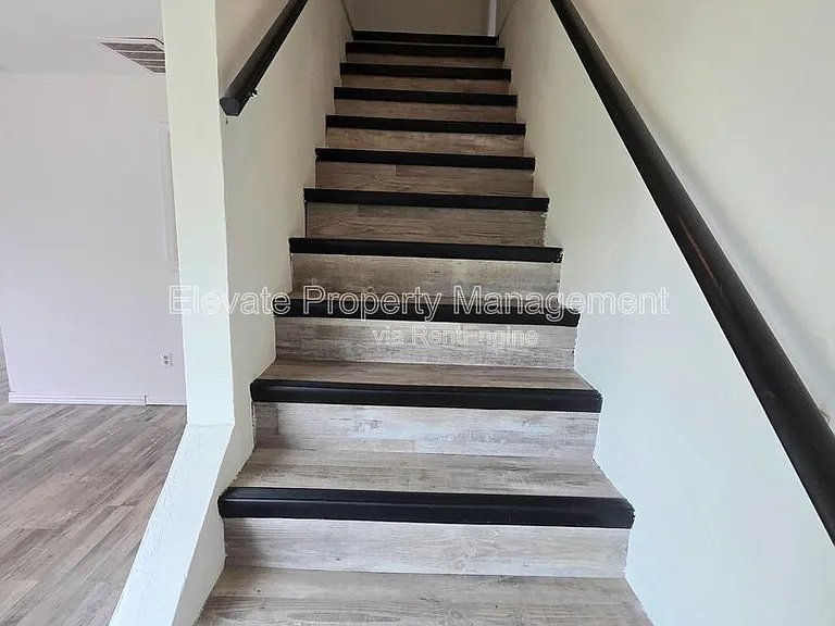 524 Westwood Ct — Photo 10