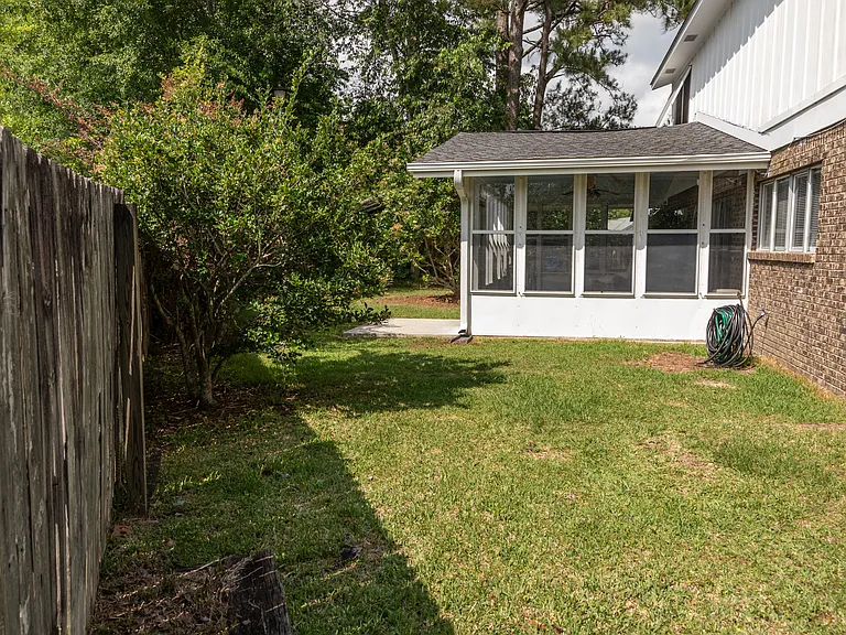 105 Linnet Dr — Photo 17