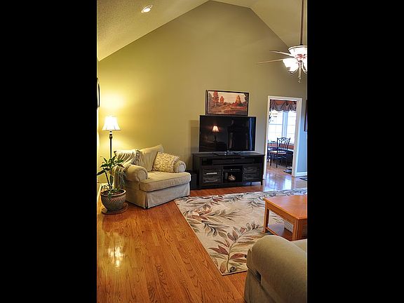5th image of 407 Pearle Brook Ln