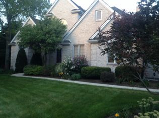 30176 Hickory Hill Dr, Perrysburg, OH 43551