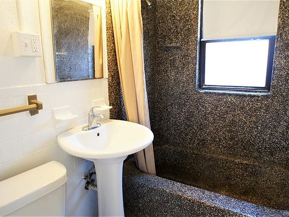 4th image of 43 Harbor Ave #50B