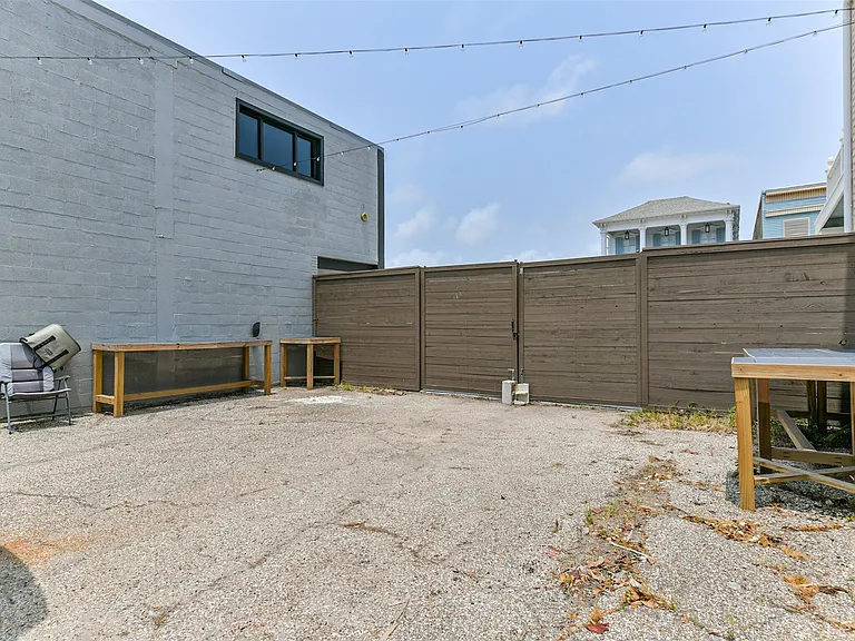 2415 Church St — Photo 32