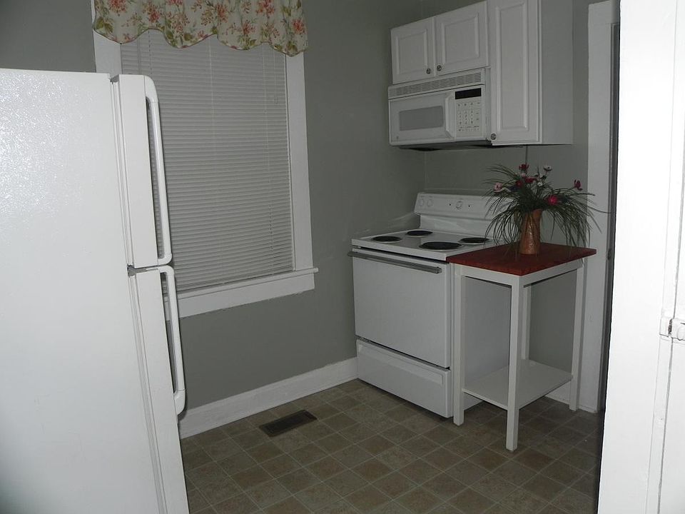 1st image of 122 W Hill Ave S