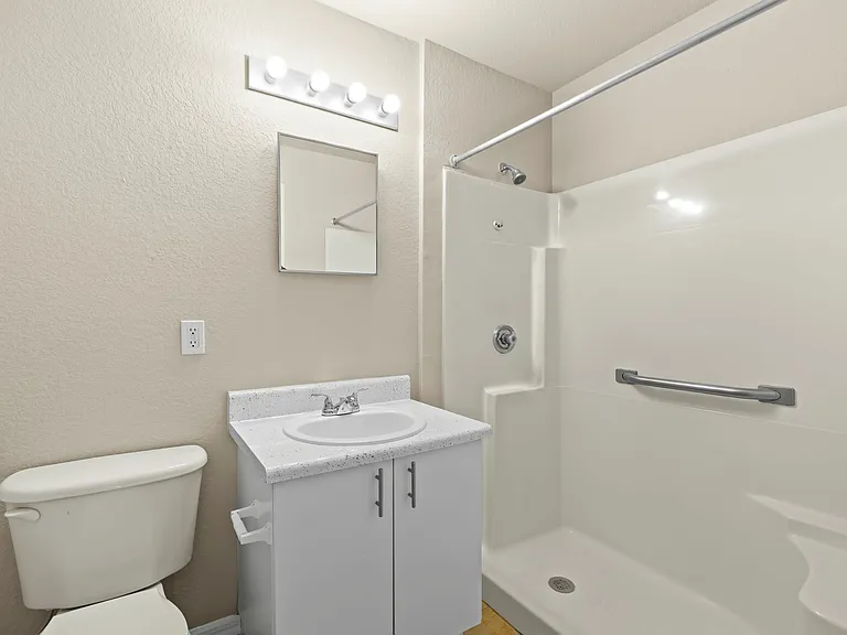 Expansive Shower