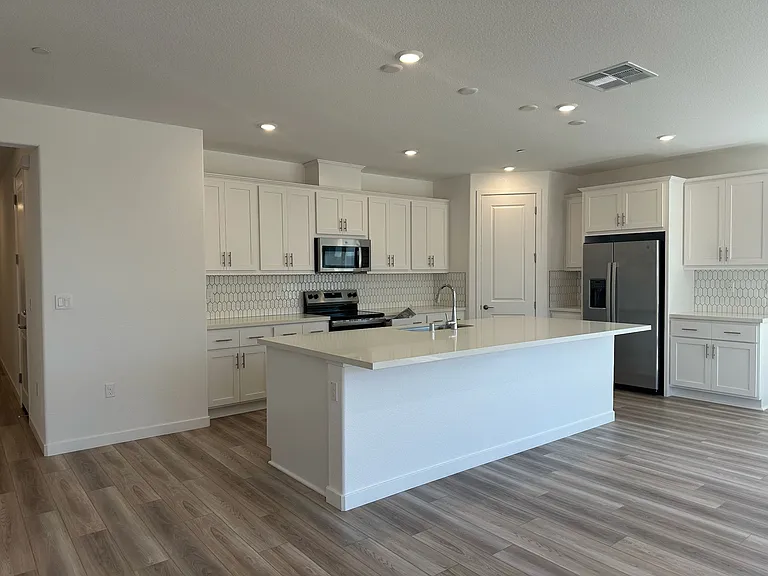 3377 Creedmoore St — Photo 3