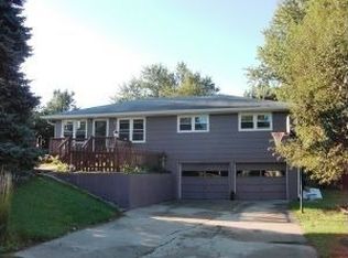 3020 Nanette Dr, Country Club, MO 64506