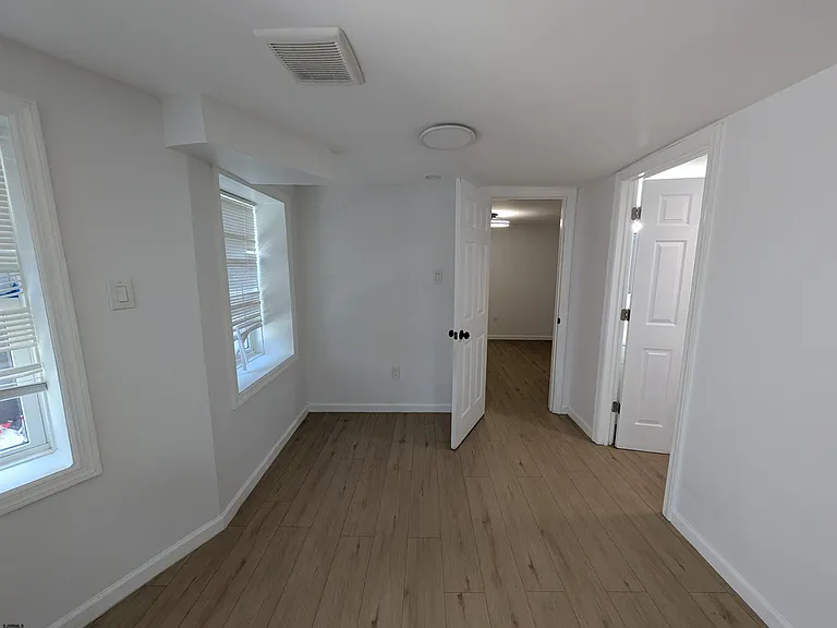 16 N Iowa Ave — Photo 7