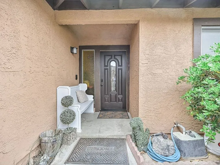 1019 Peg St — Photo 15