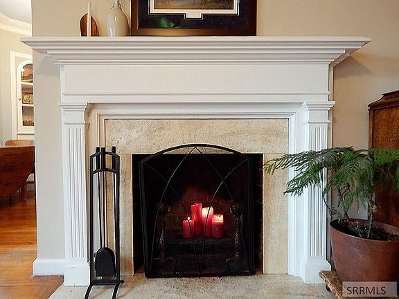 5th image of 385 11th St