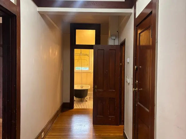 Kearney Street Apartments, 2334 NW Kearney St APT 3, Portland, OR 97210