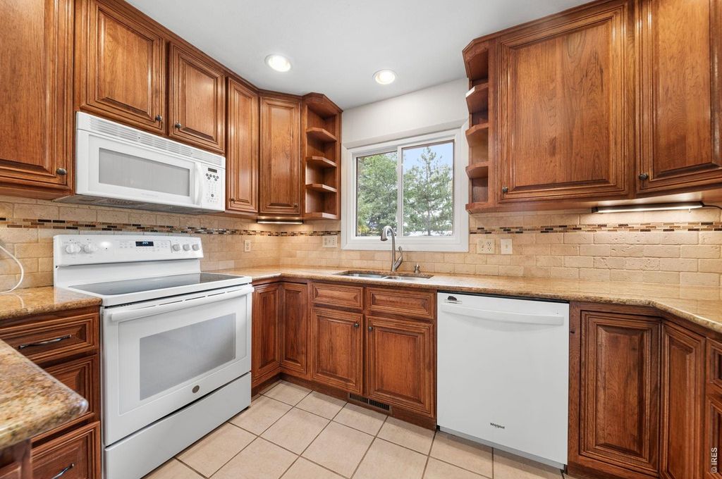 2209 Arron Dr