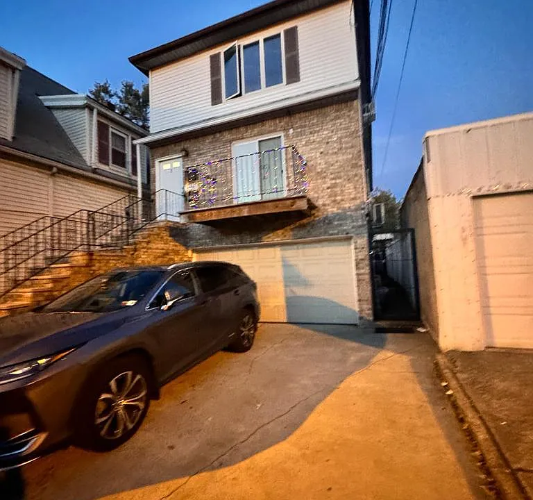 2 Westminster Ln #2