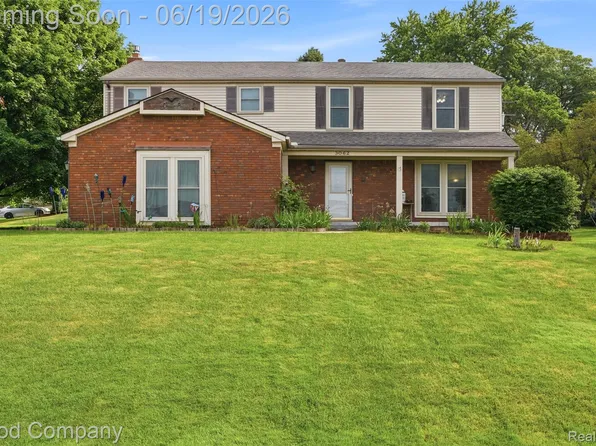 3062 Saint Jude Dr, Waterford, MI 48329