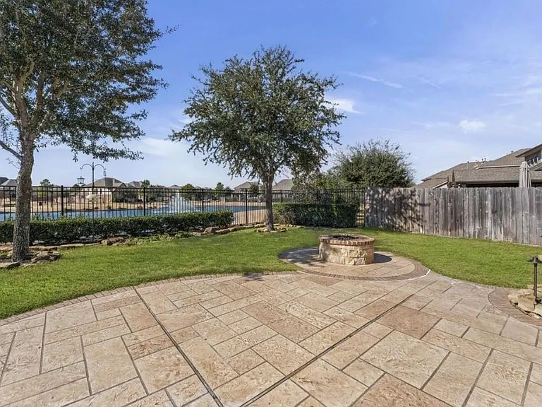 10811 Gates Randal Ct — Photo 3
