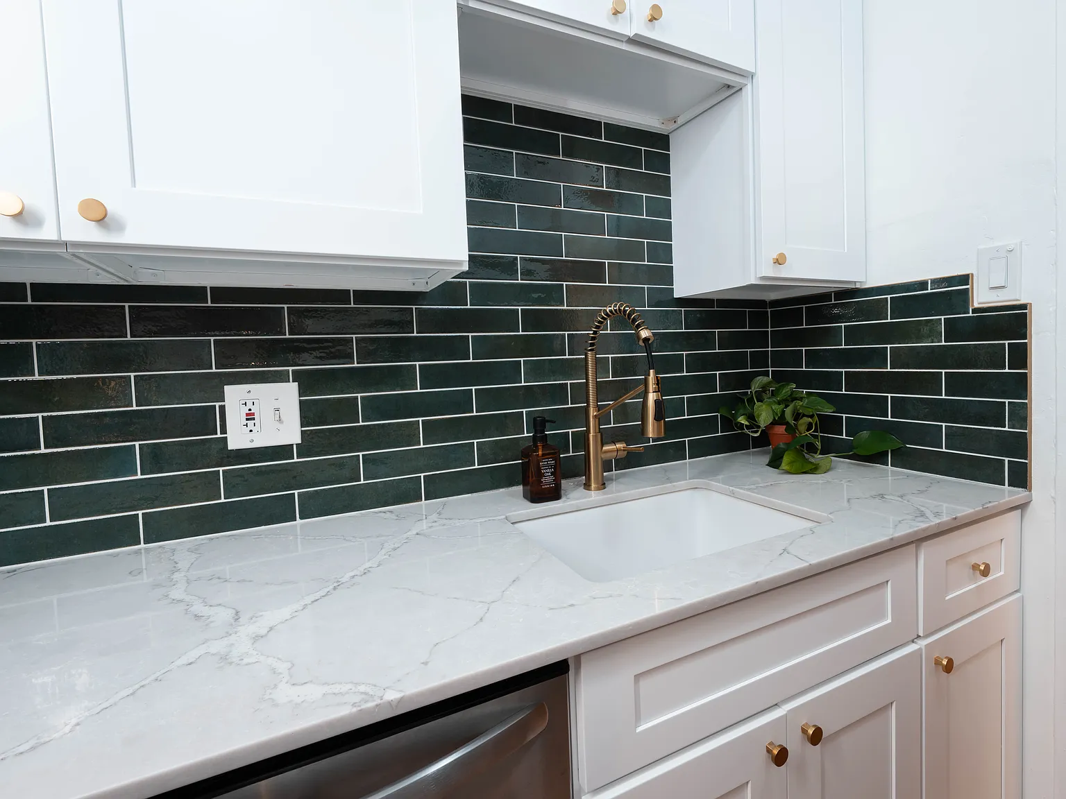 1 bed, 800 sqft, $2,150 — Photo 3