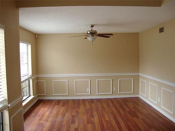 3rd image of 4337 Saugus Dr