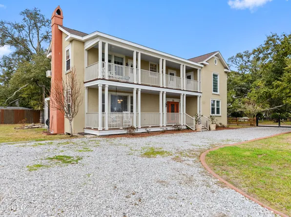 510 N Beach Blvd, Bay Saint Louis, MS 39520