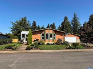 2120 Robins Ln SE, Salem, OR 97306