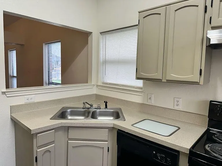 249 Stallion Dr — Photo 10