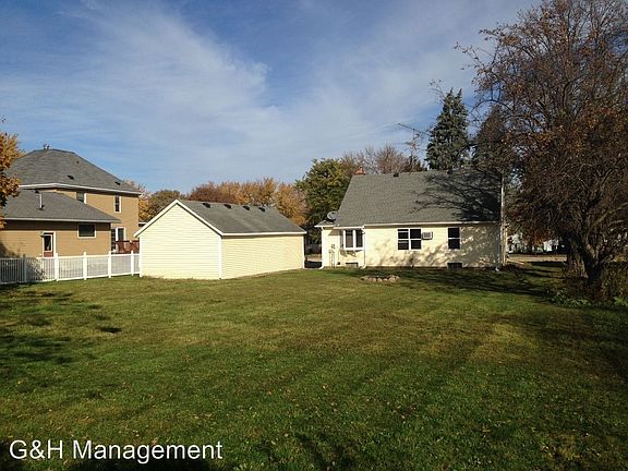 2nd image of 403 E 1st St