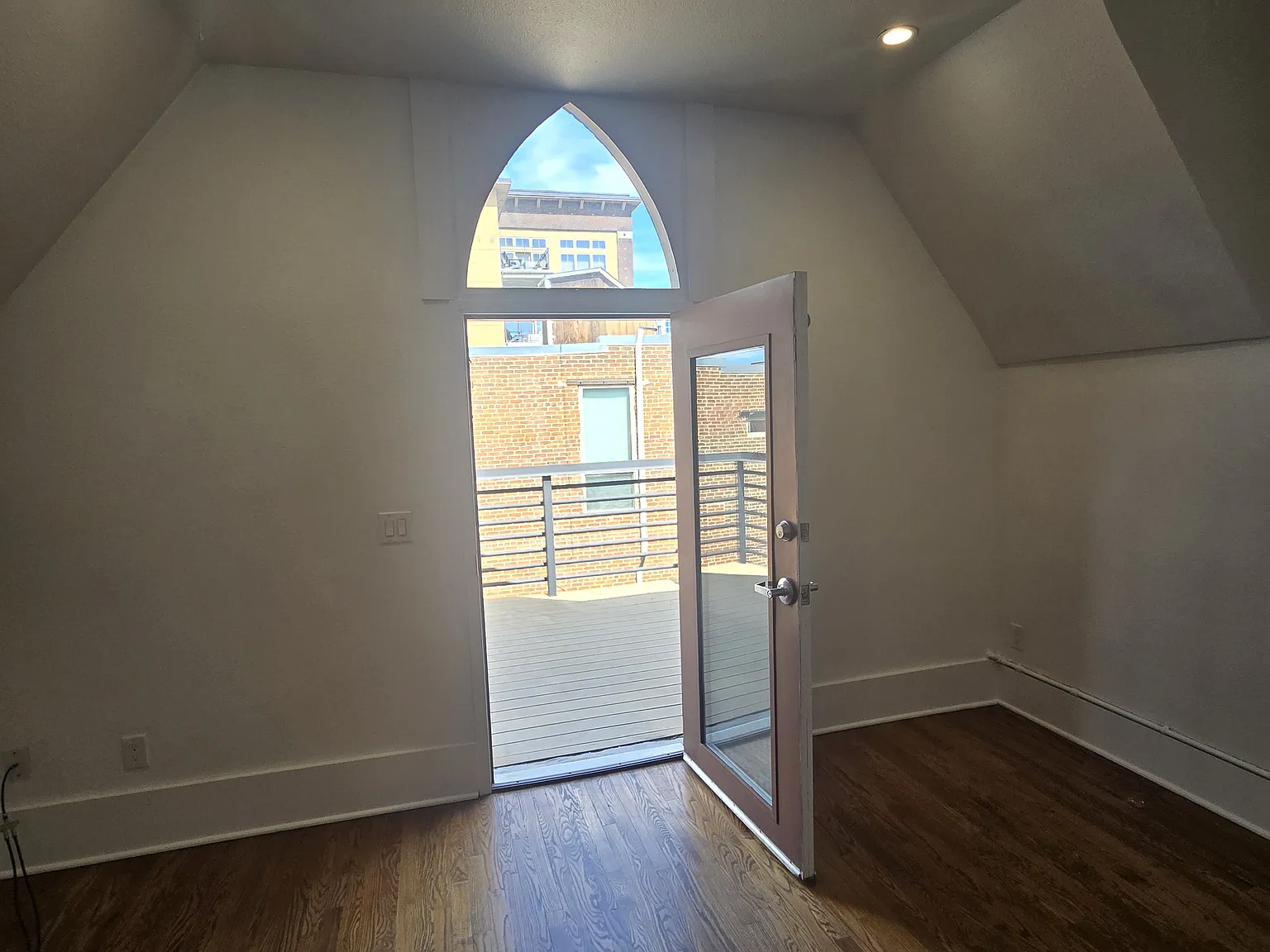 2 bed, 700 sqft, $2,500 — Photo 3